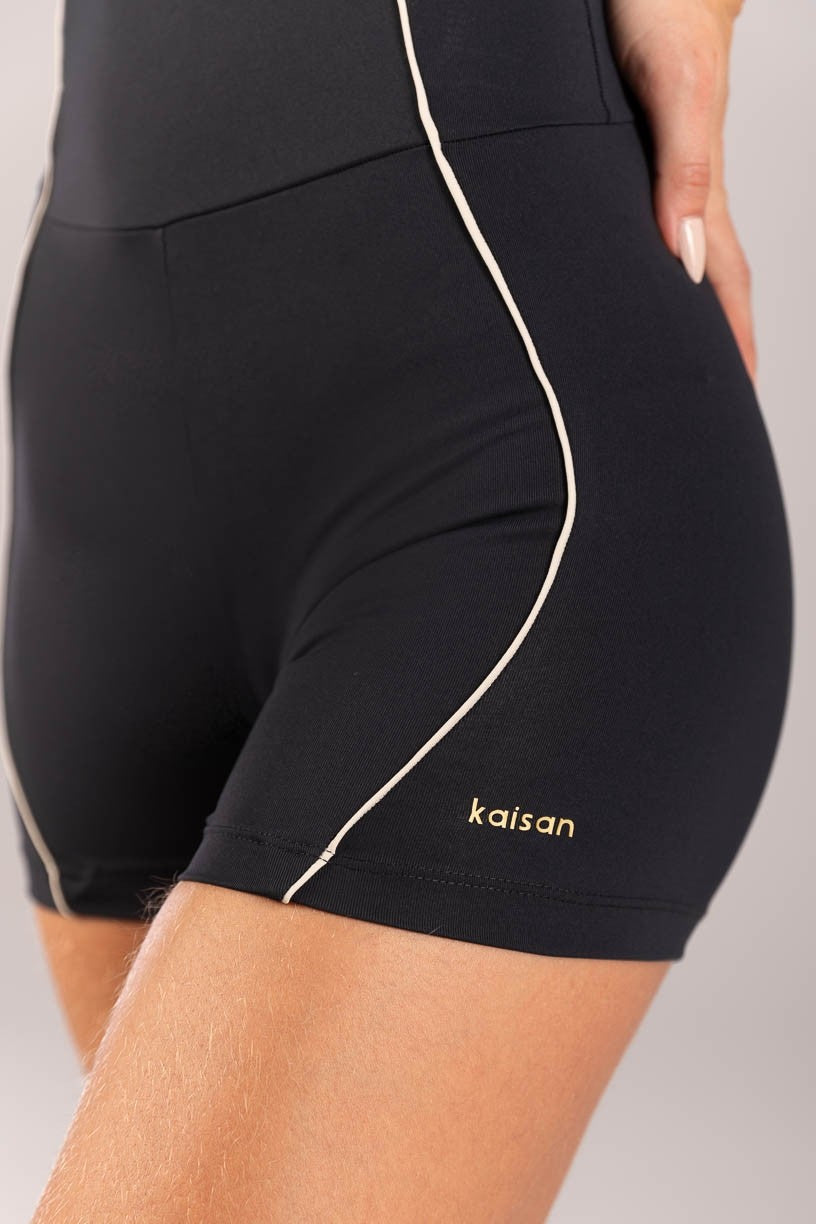 Macaquinho com Vivo e Alças Reguláveis (Preto / Bege) | Ref: K4373-A