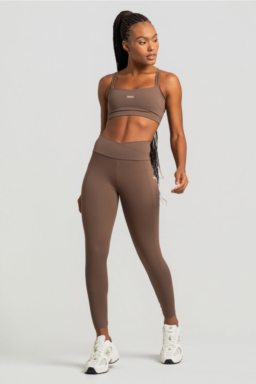 Calça Legging com Cós Transpassado e Bolsos (Capuccino) | Ref: K4360-F