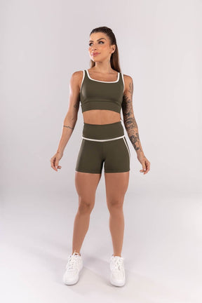 [CONJUNTO] - Top + Short Com Detalhe Em Vivo no Cós e nas Laterais (verde Militar / Off-white)