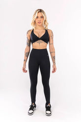 KIT CALÇA LEGGING + TOP COM FRENTE TORCIDA E COSTAS ABERTAS (PRETO)