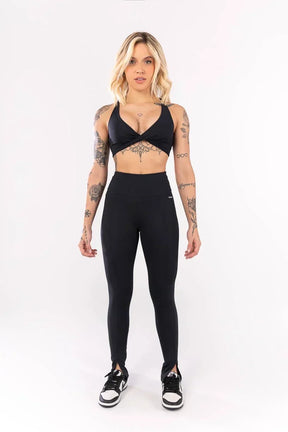 KIT CALÇA LEGGING + TOP COM FRENTE TORCIDA E COSTAS ABERTAS (PRETO)