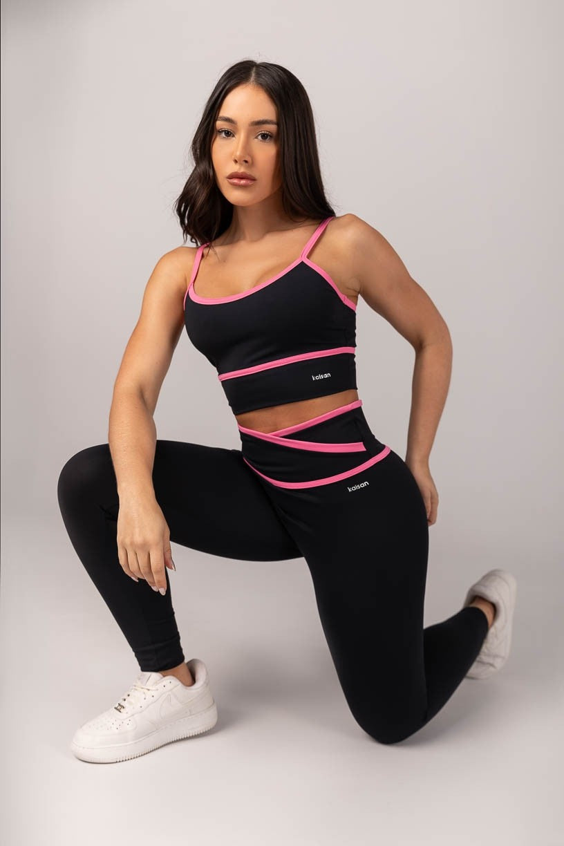 [CONJUNTO]  Top + Calça Legging com Cós Transpassado e Chapado (Preto / Rosa Chiclete) | Ref: K4296-A