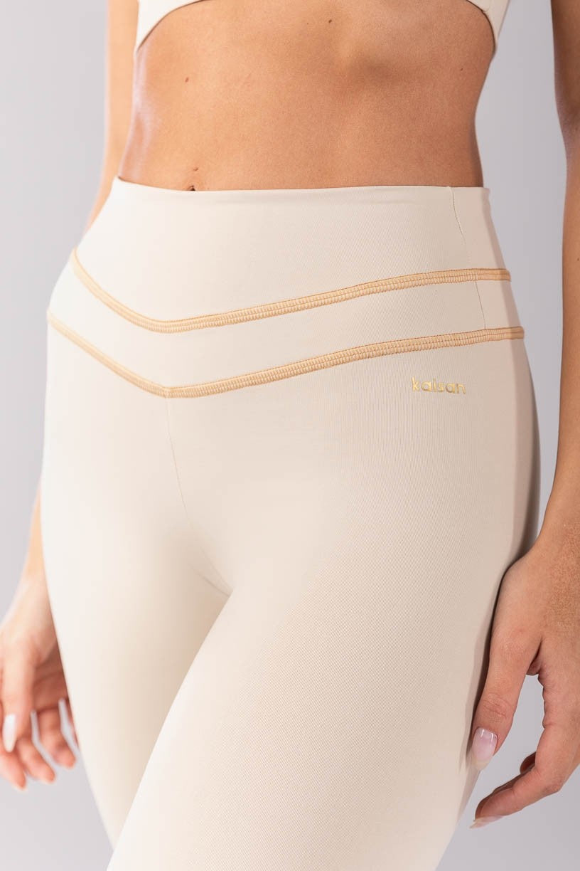 [CONJUNTO] - Top + Calça Legging com Cobertura no Cós (Bege / Caramelo) | Ref: K4390-A