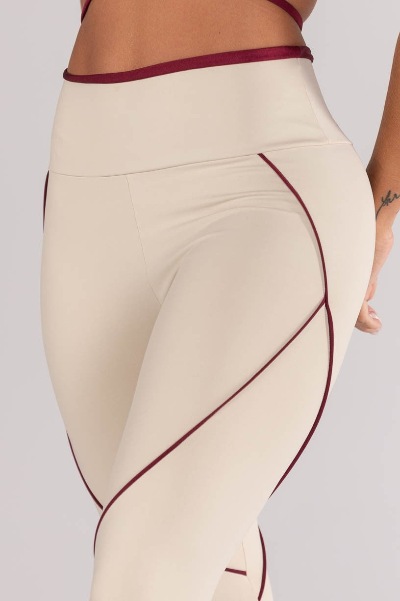 [CONJUNTO] - Top + Calça Legging Com Detalhe Vivo e Vira (off-white / Vinho) | Ref: K4615-a