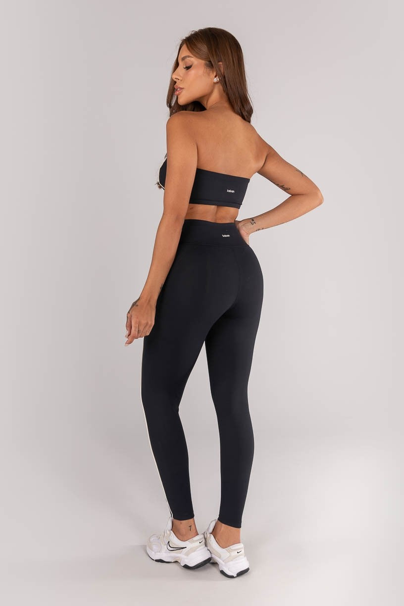 [CONJUNTO] - Top + Calça Legging com Cós Transpassado e Bolsos com Vivo (Preto / Vanilla) | Ref: K4618-A