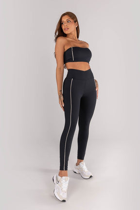 [CONJUNTO] - Top + Calça Legging com Cós Transpassado e Bolsos com Vivo (Preto / Vanilla) | Ref: K4618-A