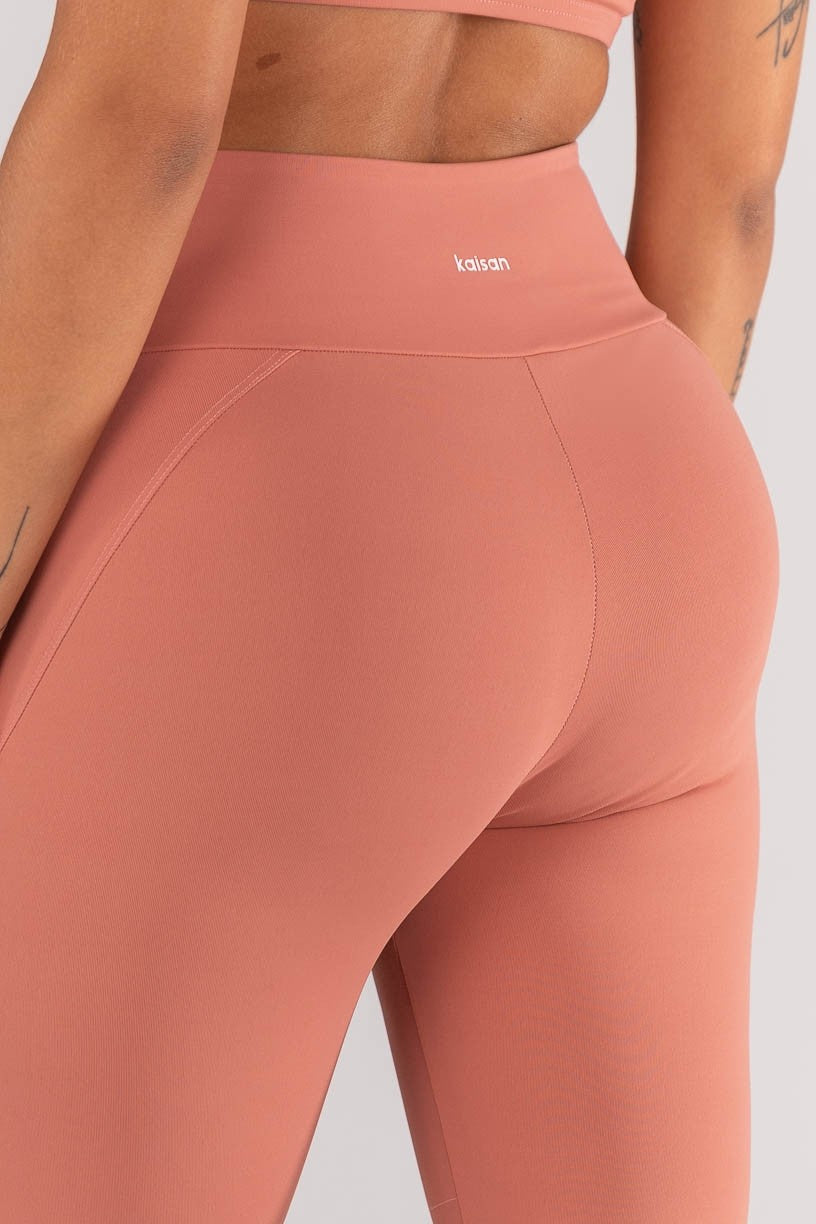 [CONJUNTO] - Top + Calça Legging Com Cós Transpassado e Bolsos Com Vivo (telha/vanilla) | Ref: K4618-b