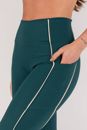 [CONJUNTO] Top + Calça Legging com Bolsos e Vivo (Imperial / Off-White) | Ref: K4647-B