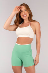 [CONJUNTO] Short Verde + Top com Costas Abertas e Alças Em Rolotê (Vanilla) | Ref: K4655-A