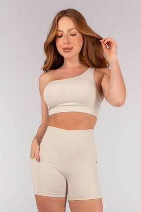 [CONJUNTO] Short + Top com Decote Assimétrico, Abertura e Alças nas Costas (Vanilla) | Ref: K4661-A