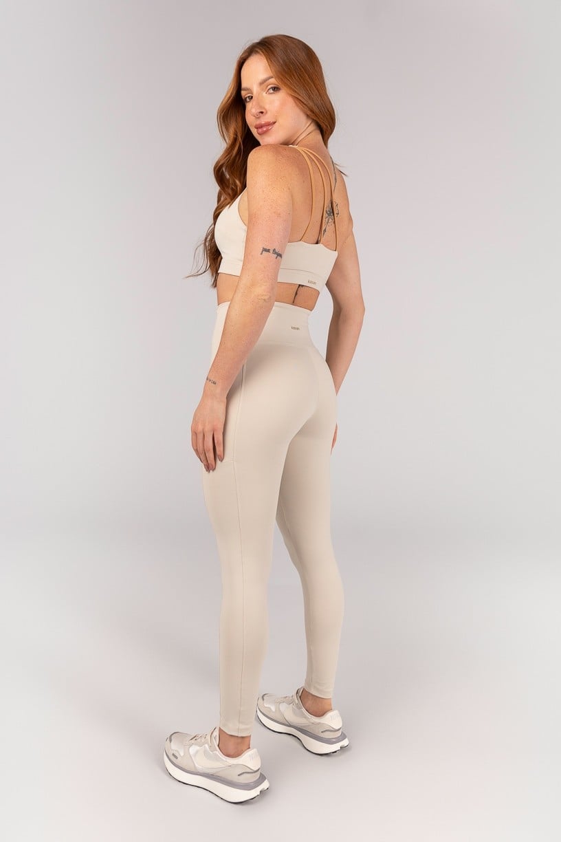 [CONJUNTO] Top + Calça Legging sem Cós Aparente e Bolsos (Off-White / Caramelo) | Ref: K4662-A