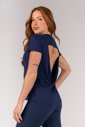 Camiseta com Abertura nas Costas (Azul Marinho) | Ref: K4675-B