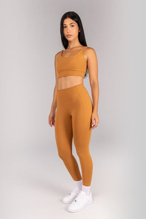 [CONJUNTO] Top + Calça Legging sem Gancho com Bolso e Cobertura (Amêndoa) | Ref: K4680-B