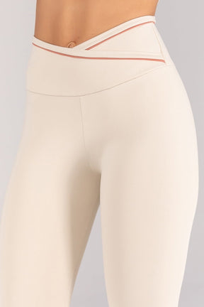 [CONJUNTO] Top + Calça Legging com Cós Transpassado e Vivo Contrastante (Off-White / Telha) | Ref: K4686-A