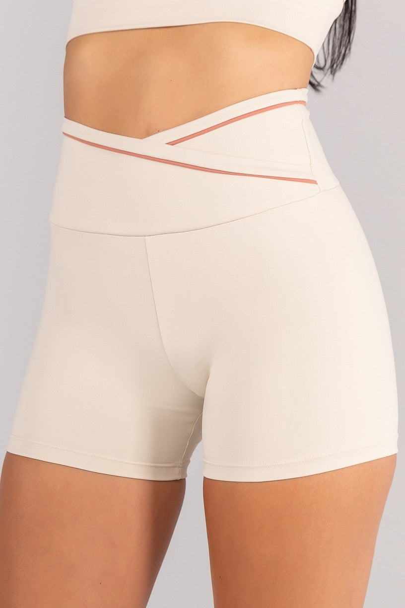 [CONJUNTO] Short + Top Halter com Vivo Contrastante nas Alças (Off-White / Telha) | Ref: K4685-A