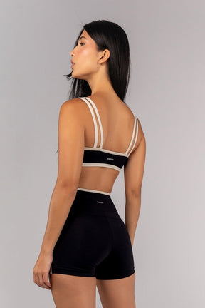 [CONJUNTO] Short + Top com Alças Duplas e Decote Sinuoso (Preto / Off-White) | Ref: K4693-A