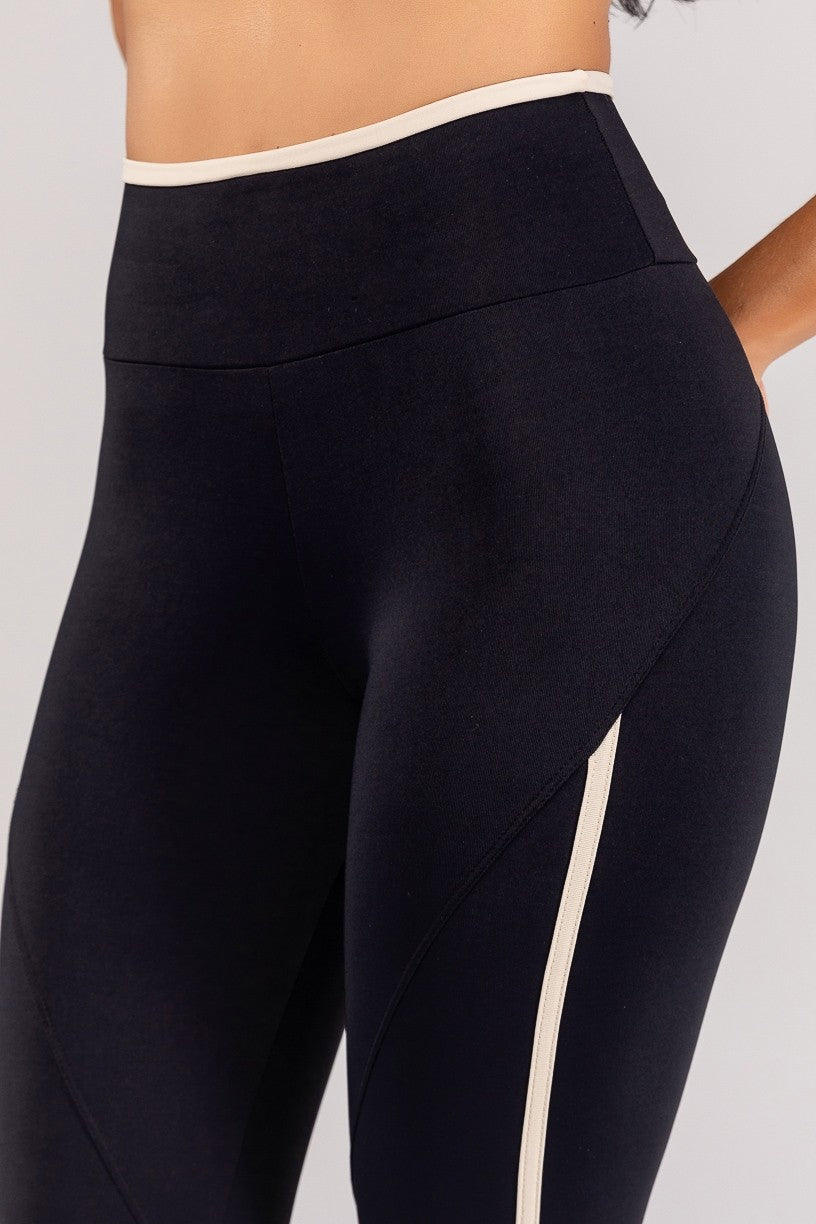 [CONJUNTO] Top + Calça Legging com Chapado e Vira (Preto / Off-White) | Ref: K4694-A