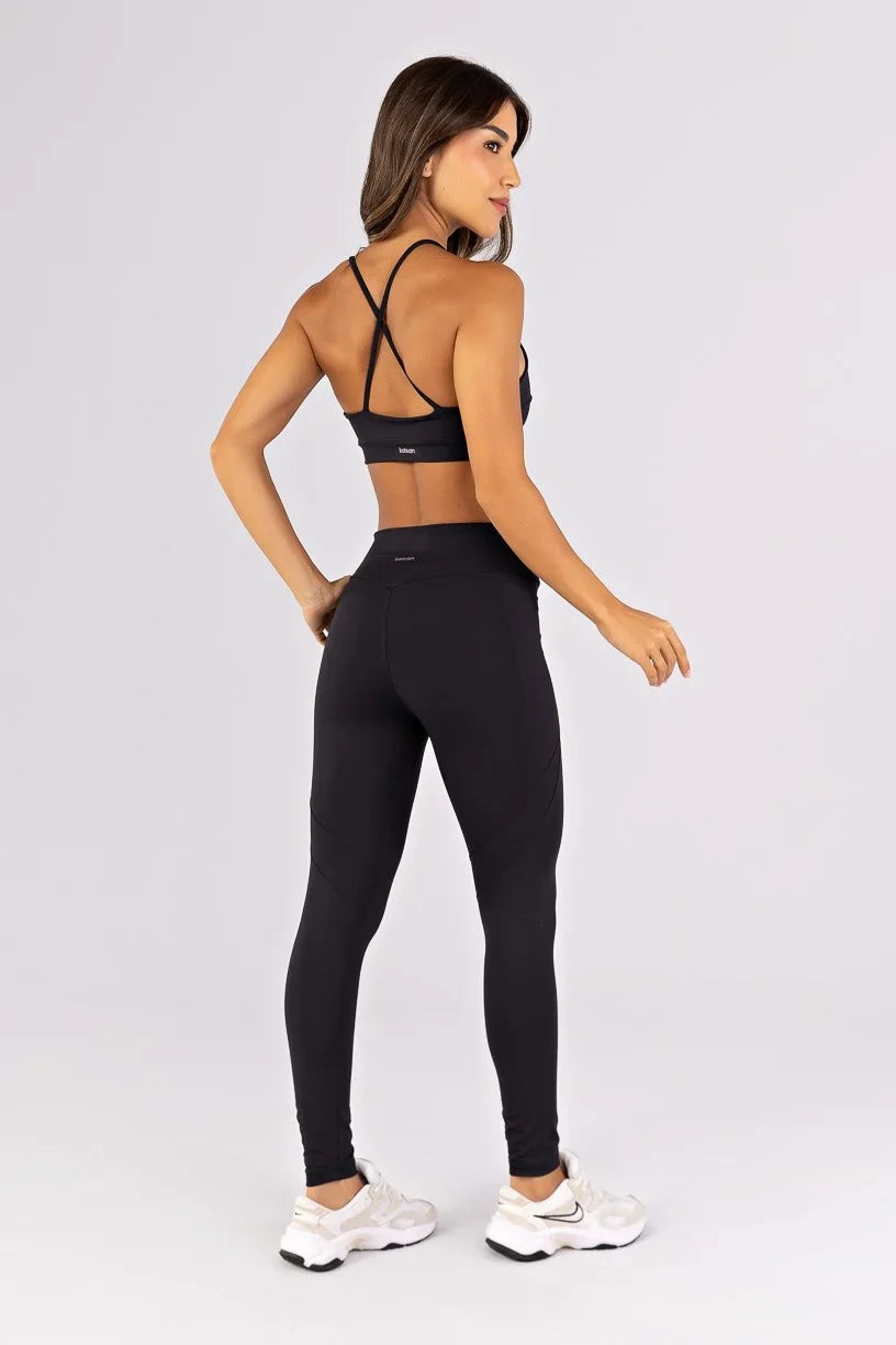 [CONJUNTO] Top + Calça Legging com Bolsos e Recortes (Preto) | Ref: K4782-A