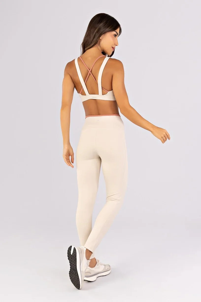 [CONJUNTO] Top + Calça Legging com Recortes e Vira Contrastante (Off-White / Telha) | Ref: K4791-A
