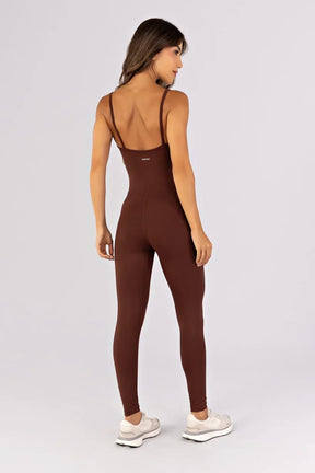 Macacão com Decote Reto e Abertura na Frente (Café) | Ref: K4804-A