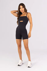 Macaquinho com Decote Reto e Abertura na Frente (Preto) | Ref: K4805-B