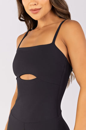 Macaquinho com Decote Reto e Abertura na Frente (Preto) | Ref: K4805-B