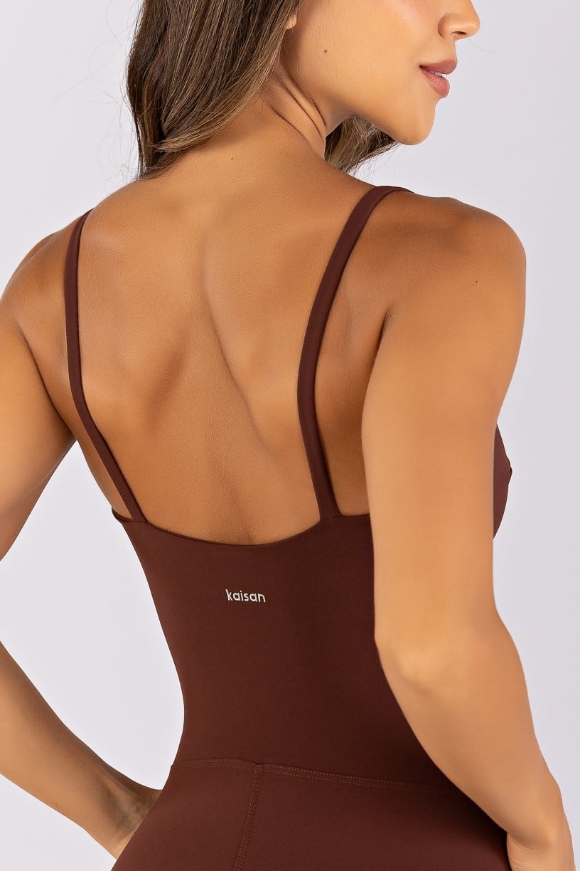 Macaquinho com Decote Reto e Abertura na Frente (Café) | Ref: K4805-C