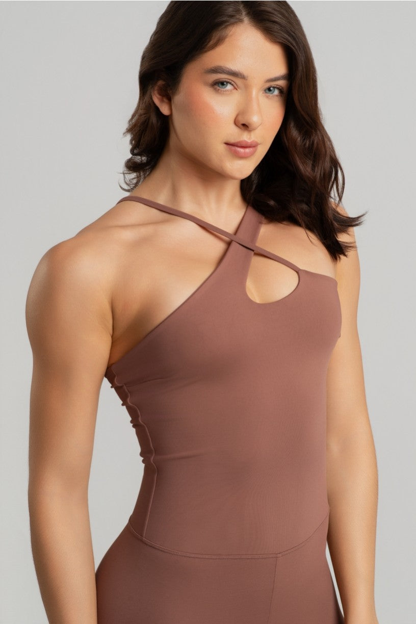 Macacão Assimétrico com Alças Diferenciadas (Canela) | Ref: K4952-A