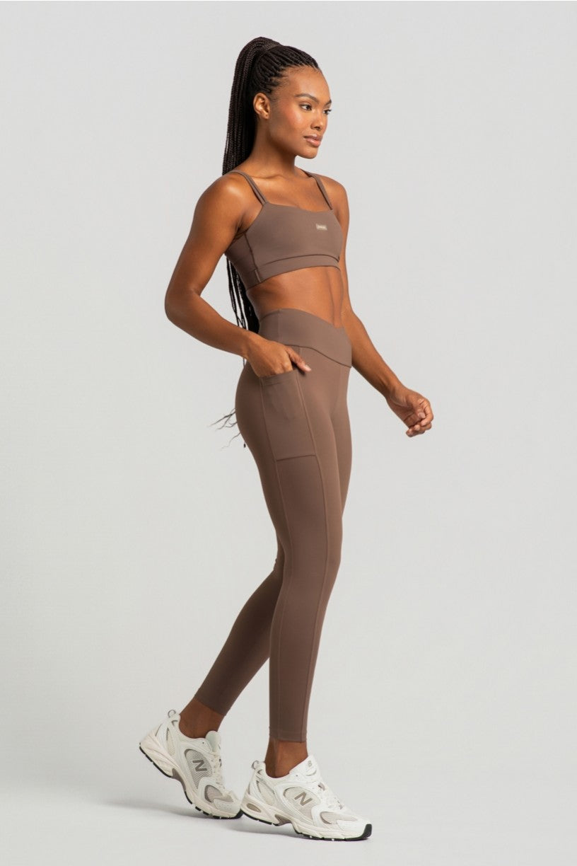 Calça Legging com Cós Transpassado e Bolsos (Capuccino) | Ref: K4360-F