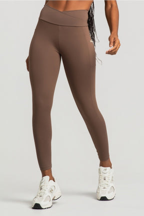 Calça Legging com Cós Transpassado e Bolsos (Capuccino) | Ref: K4360-F