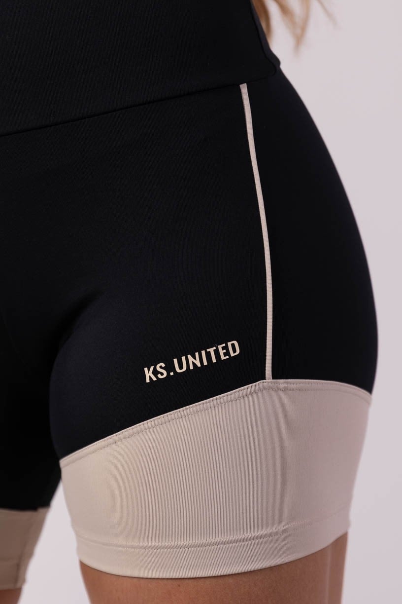 [CONJUNTO] - Top + Short com Recorte e Vivo (Preto / Off-White) | Ref: K3511-A